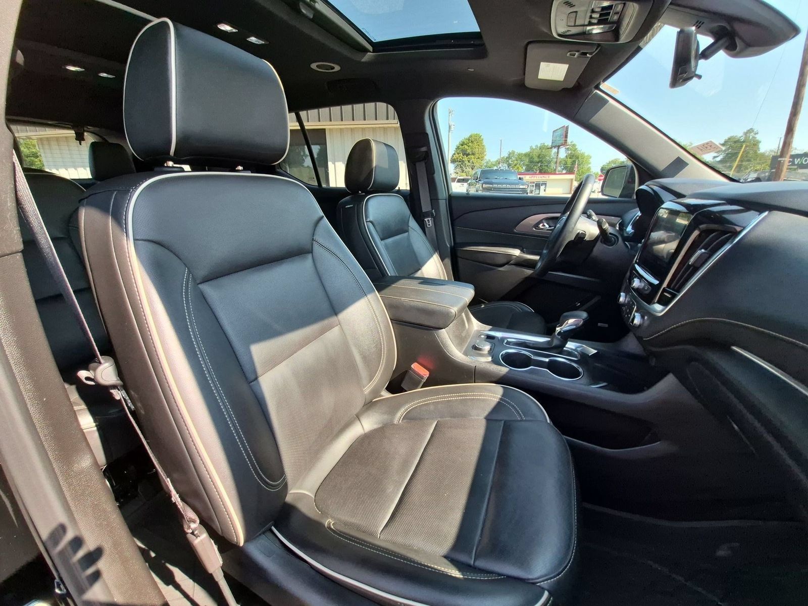 Certified 2023 Chevrolet Traverse Premier FWD image 31