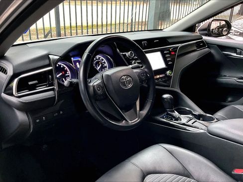 Used 2018 Toyota Camry SE image 17