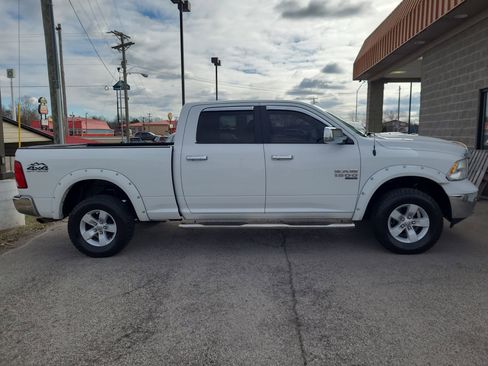 Used 2019 RAM 1500 Classic SLT image 2