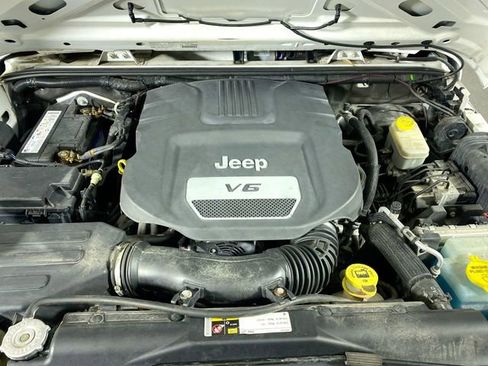 Used 2014 Jeep Wrangler Unlimited Sport image 24