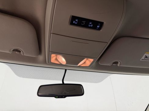 Used 2016 Dodge Grand Caravan SXT w/ UConnect Hands-Free Group FWD image 25