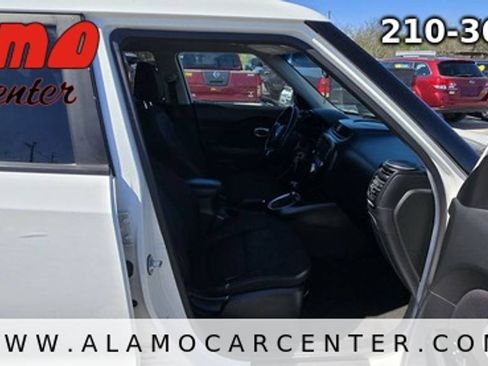 Used 2018 Kia Soul + FWD image 13
