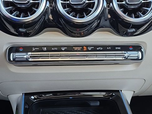 New 2026 Mercedes-Benz GLB 250 4MATIC image 17