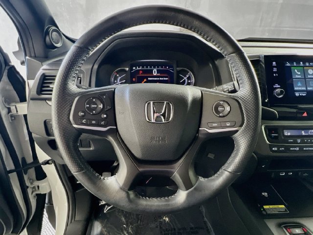 Used 2025 Honda Passport EX-L image 16