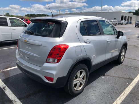 Used 2018 Chevrolet Trax LS AWD/4WD image 4