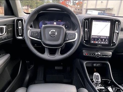 New 2026 Volvo XC40 B5 Ultra w/ Protection Package Premier image 15