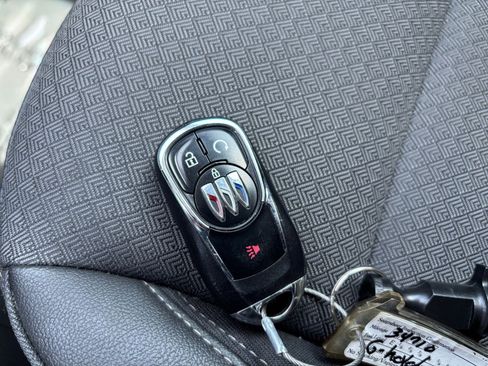 Used 2025 Buick Encore GX Preferred AWD/4WD image 22