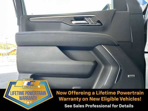 New 2025 Chevrolet Suburban Premier image 22