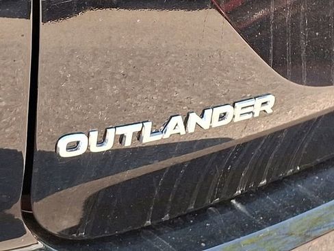 New 2025 Mitsubishi Outlander ES image 15