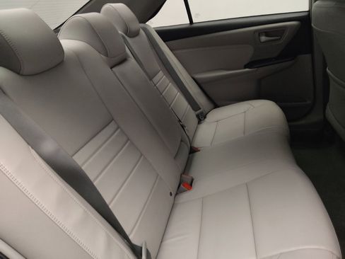 Used 2015 Toyota Camry XLE FWD image 19