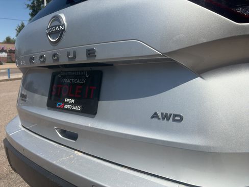 Used 2024 Nissan Rogue S AWD/4WD image 12