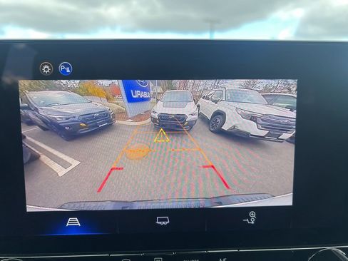 Used 2025 Chevrolet Colorado W/T image 16