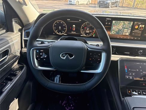 Certified 2025 INFINITI QX80 Sensory image 17