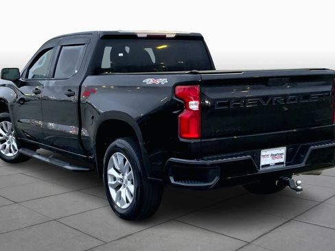 Used 2020 Chevrolet Silverado 1500 Custom w/ Custom Value Package image 11