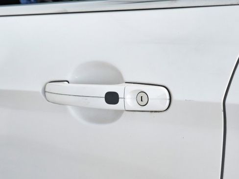 Used 2019 Ford Escape Titanium image 37