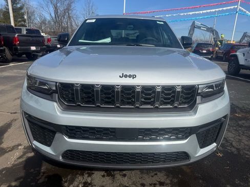 New 2026 Jeep Grand Cherokee Limited w/ Limited Altitude Package image 8