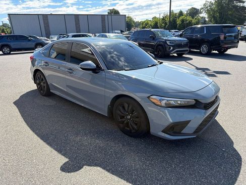 Used 2023 Honda Civic EX image 9