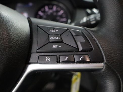 Used 2020 Nissan Rogue S image 17