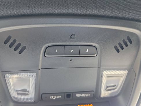 Used 2023 Chevrolet Traverse RS AWD/4WD image 27