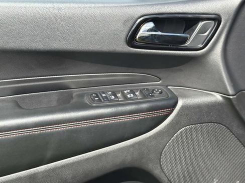 Used 2024 Dodge Durango GT RWD image 18