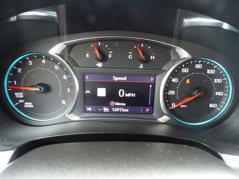 Used 2022 Chevrolet Traverse LT w/ LT Premium Package FWD image 17