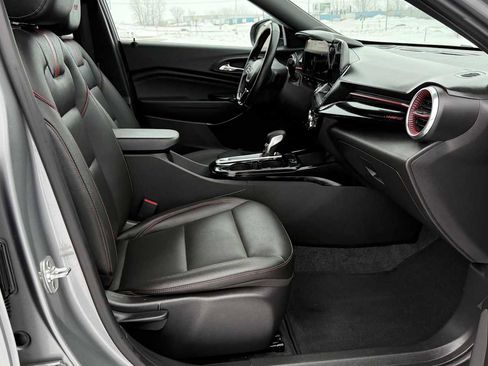 Used 2024 Chevrolet Trax RS w/ Driver Confidence Package image 12