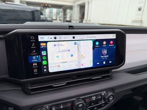 Used 2025 Jeep Wrangler Sahara w/ Safety Group image 18