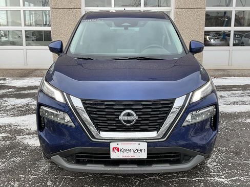 Used 2023 Nissan Rogue SV image 2