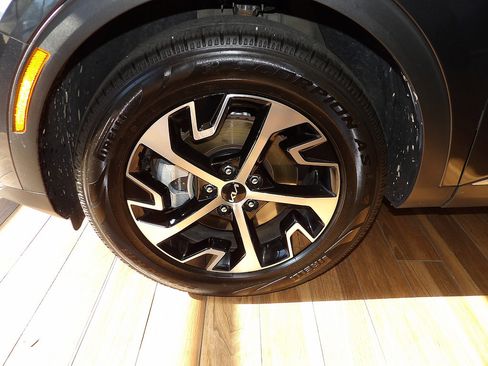 Used 2023 Kia Sportage EX FWD image 10