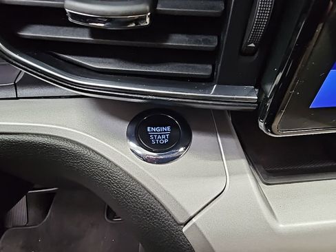 Used 2022 Ford Explorer XLT w/ Equipment Group 202A image 24