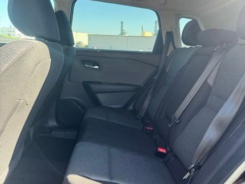 Used 2023 Nissan Rogue SV AWD/4WD image 17