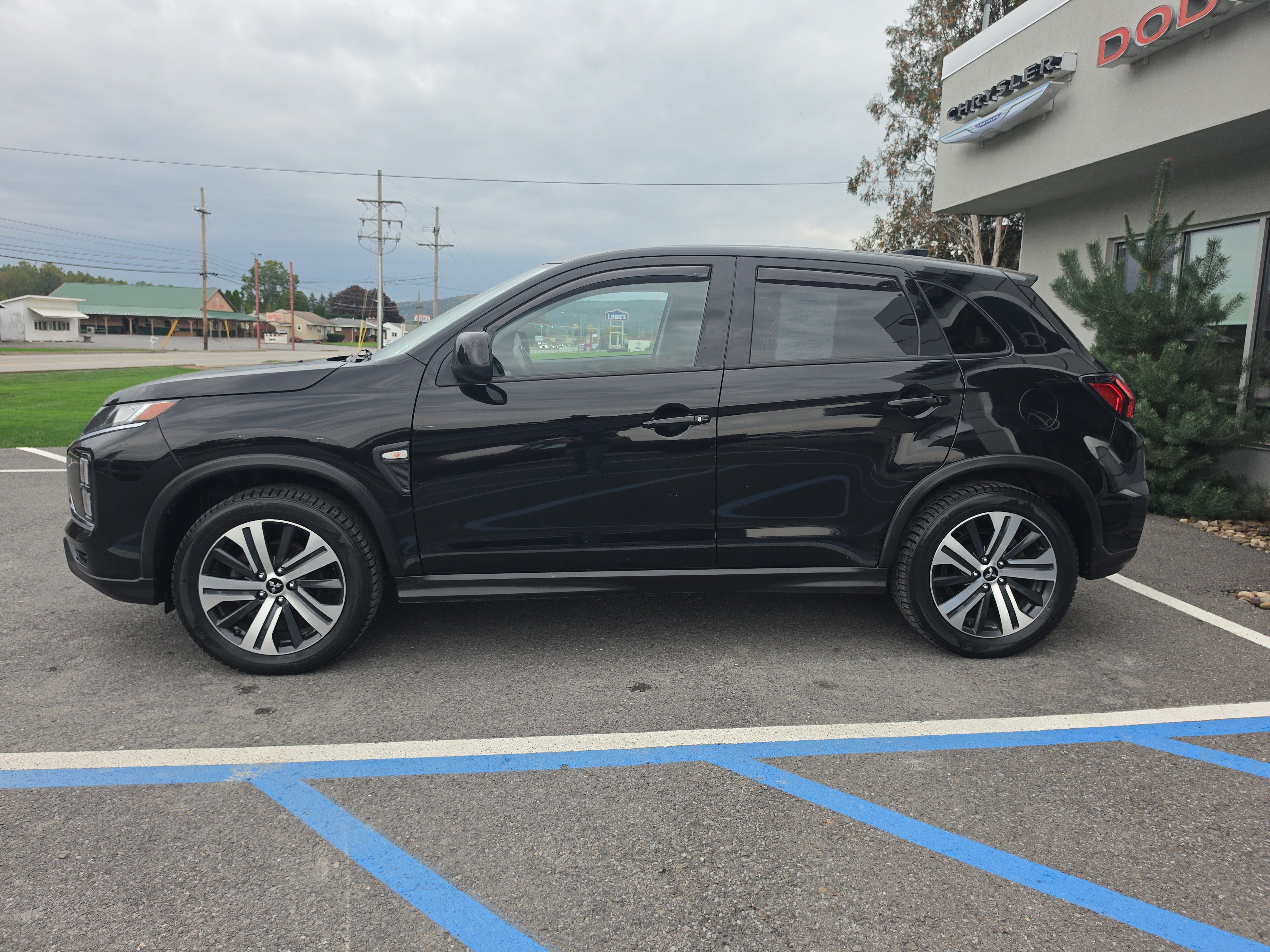 Used 2023 Mitsubishi Outlander Sport ES AWD/4WD image 7
