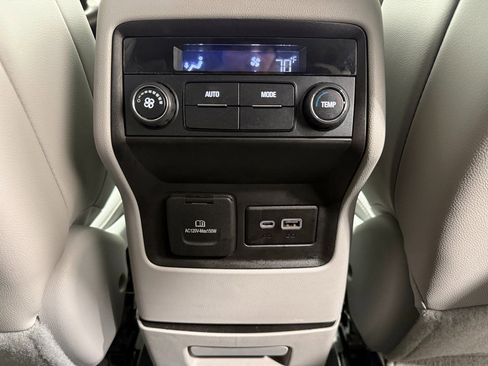 Used 2020 GMC Acadia SLT w/ LPO, Cargo Package image 30