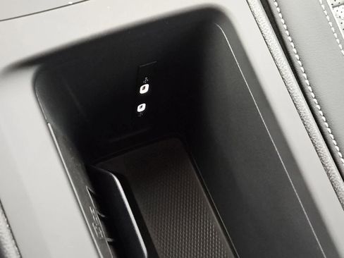 New 2026 Volkswagen Tiguan SE R-Line image 33