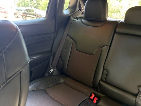 Used 2025 Jeep Compass Trailhawk AWD/4WD image 38