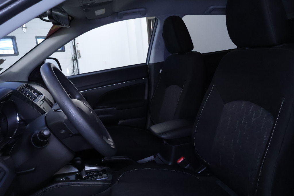 Used 2025 Mitsubishi Outlander Sport AWD image 13