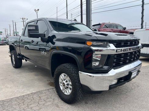 Used 2020 Chevrolet Silverado 2500 LT w/ Texas Edition RWD image 4