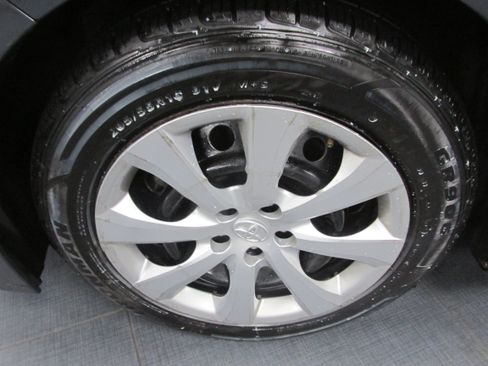 Used 2023 Toyota Corolla LE FWD image 14
