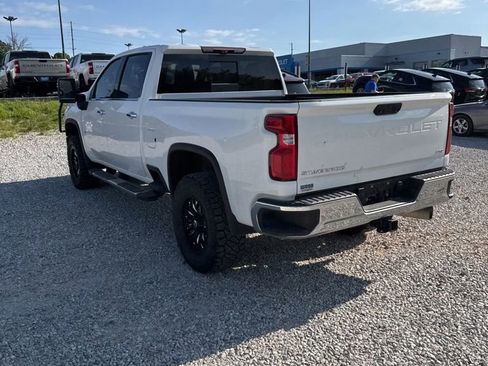 Used 2023 Chevrolet Silverado 3500 LTZ AWD/4WD image 4
