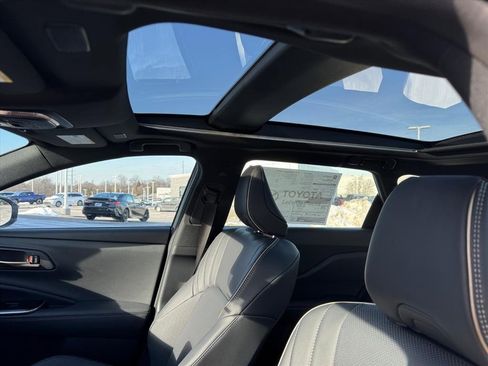 New 2025 Toyota Crown Signia image 7