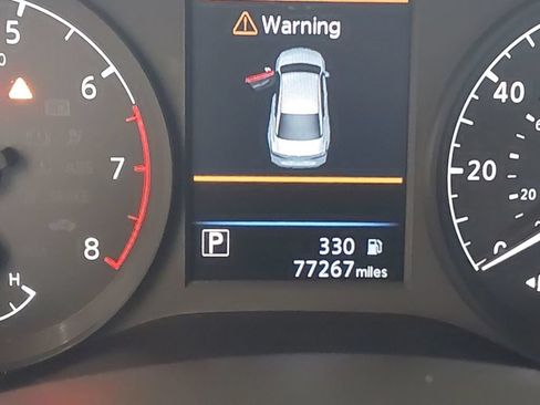 Used 2023 Nissan Altima 2.5 S FWD image 11