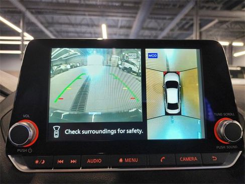 Used 2024 Nissan Sentra SR w/ SR Premium Package image 16