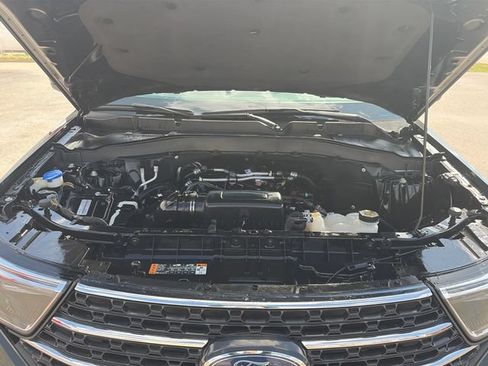 Used 2023 Ford Explorer XLT w/ Equipment Group 202A AWD/4WD image 51