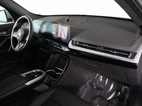 Used 2025 BMW X1 xDrive28i w/ Convenience Package image 9