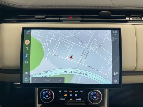 Used 2023 Land Rover Range Rover SE image 17