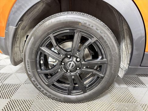 Used 2023 Nissan Kicks SR FWD image 15