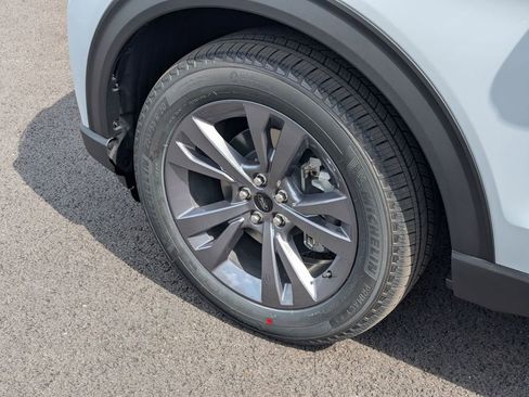 New 2026 Ford Explorer Active AWD/4WD image 26