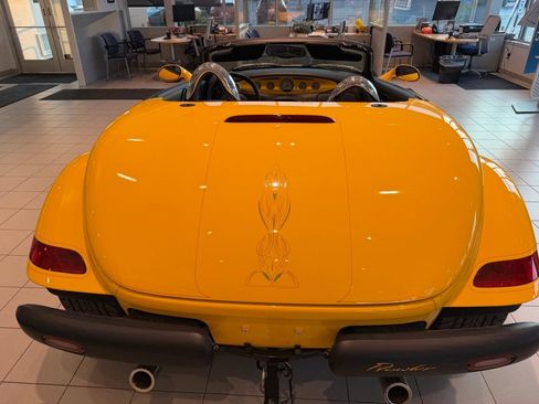 Used 2002 Chrysler Prowler RWD image 4