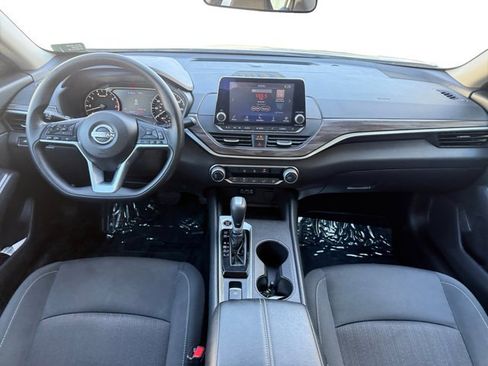 Used 2025 Nissan Altima 2.5 SV AWD/4WD image 13