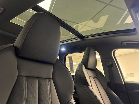 New 2025 Audi Q6 e-tron Premium Plus image 15